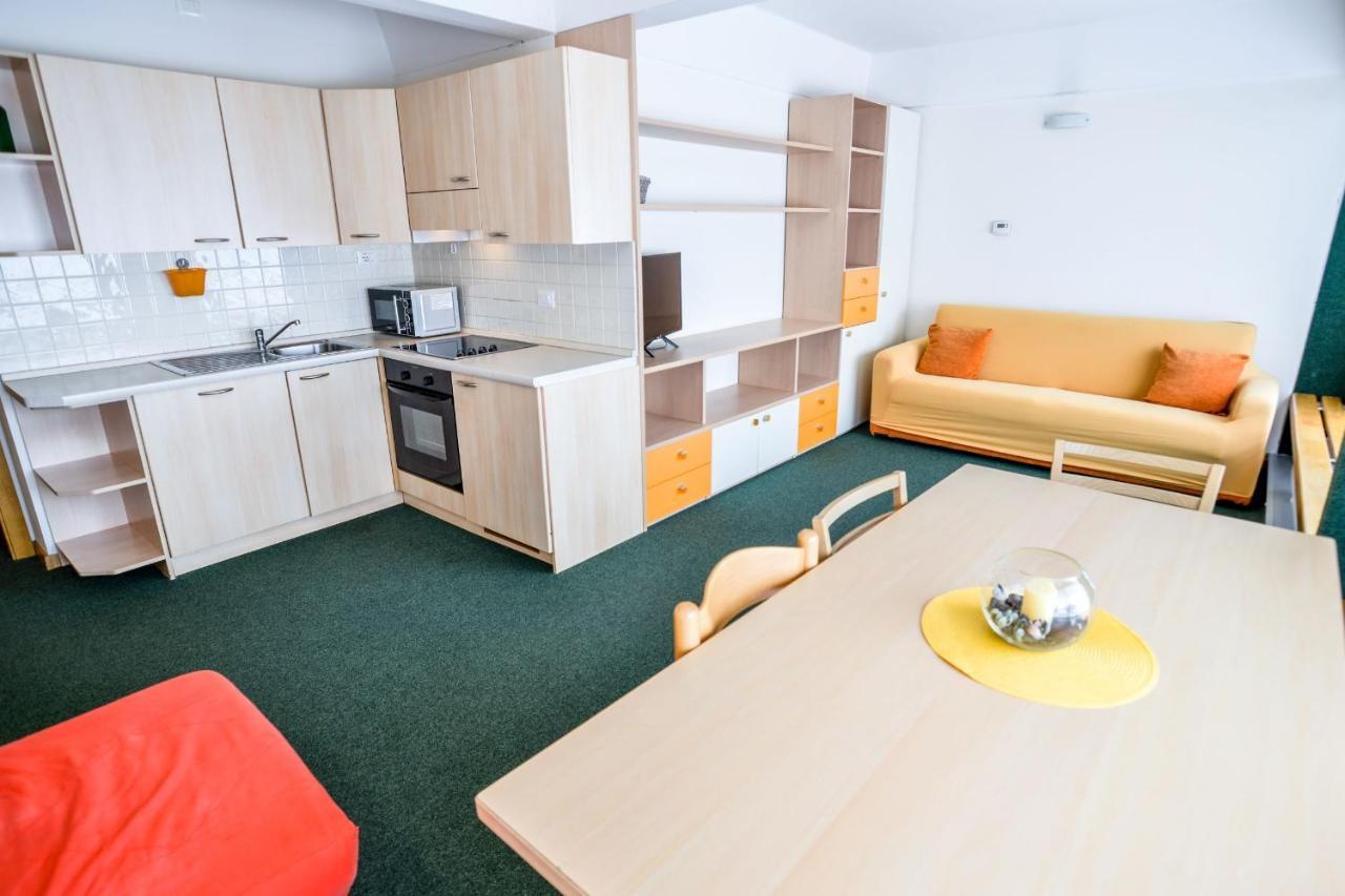Res.Albare/Solaria Apt.Solandra Mezzana  Bagian luar foto