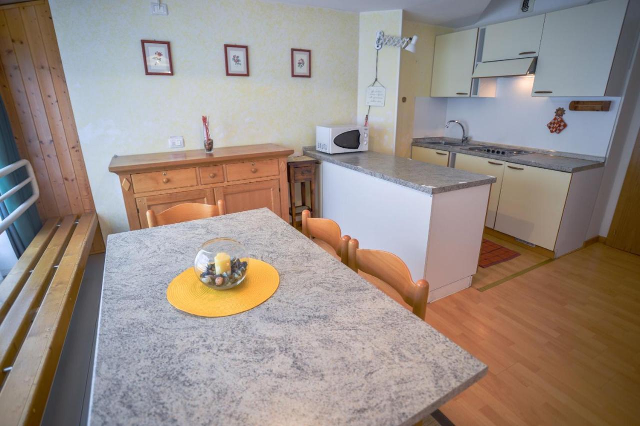 Res.Albare/Solaria Apt.Solandra Mezzana  Bagian luar foto