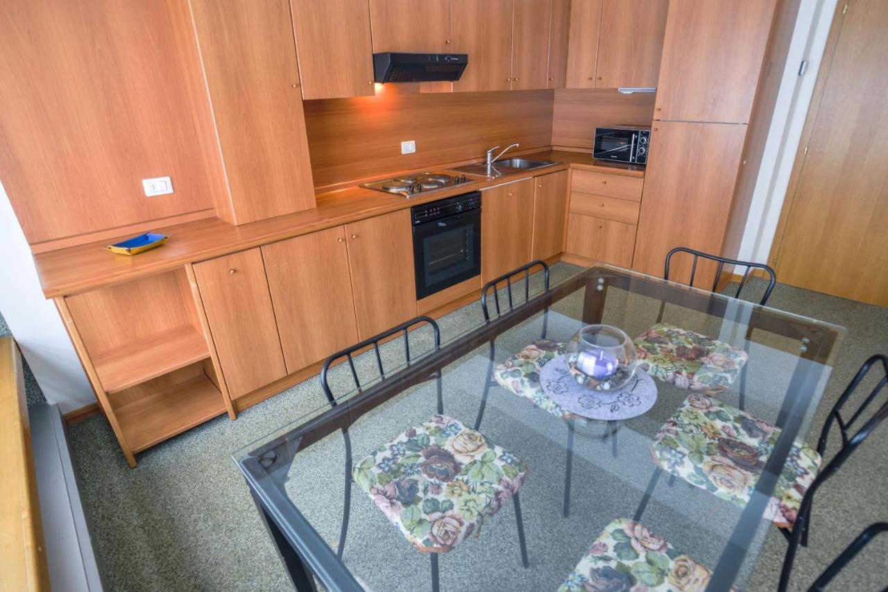 Res.Albare/Solaria Apt.Solandra Mezzana  Bagian luar foto