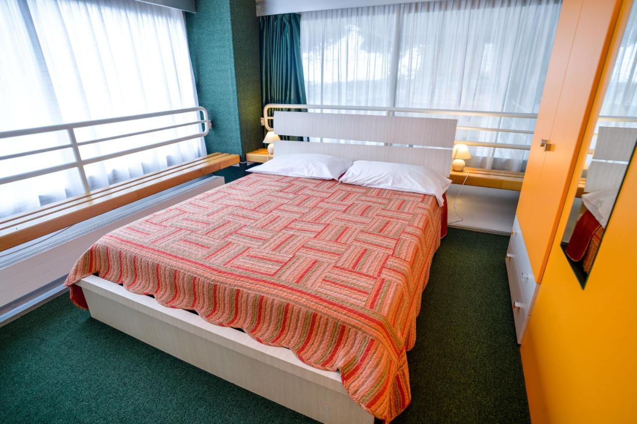 Res.Albare/Solaria Apt.Solandra Mezzana  Bagian luar foto